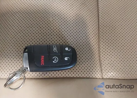 2014 Jeep Grand Cherokee Overland z USA, uszkodzony, nr VIN 1C4RJFCG3EC171881